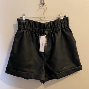 Topshop Womens Faux Leathed short | US 6 • NWT